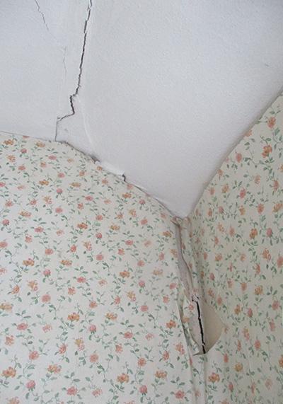 Internal ceiling cracking